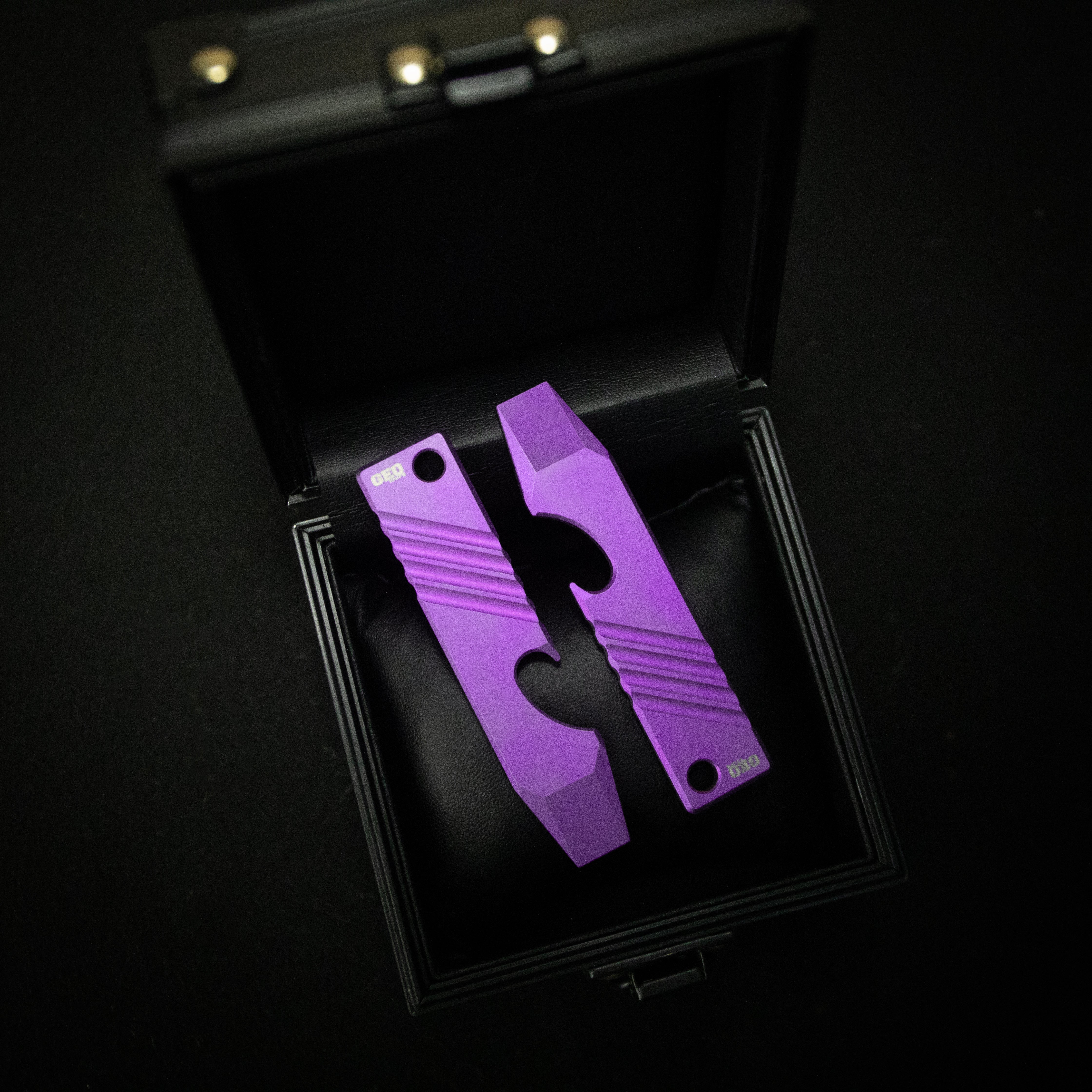 Blade HQ Exclusives SKU：GEO KNIFE Titanium Pry-bar Multitool Purple GEO2513A