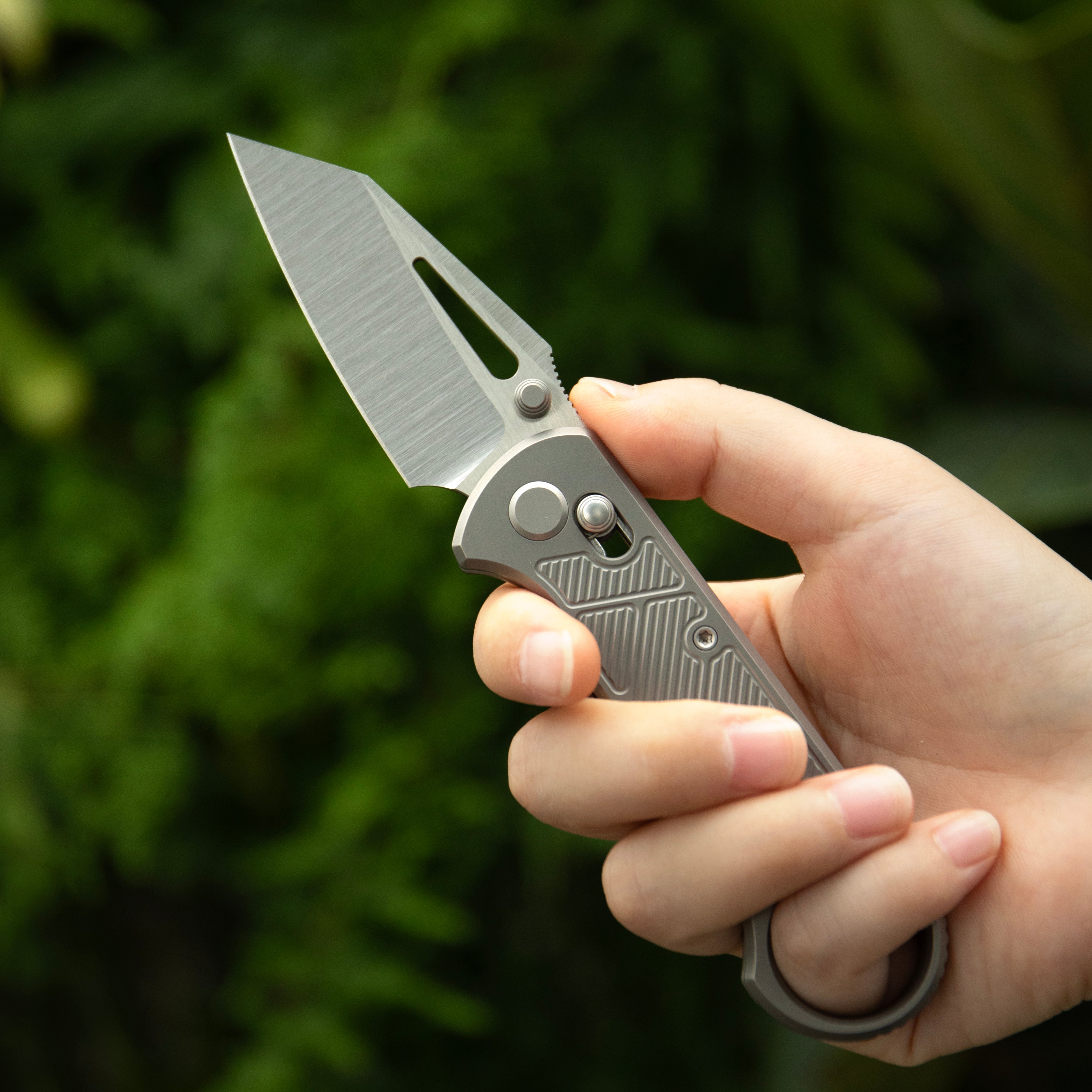 GEO Knife Aska Crossbar lock Folding Knife Gray 6AL4V Titanium Handle 2.8" Hand-Rubbed Satin Stonewash Bohler M390 Blade GEO2511A
